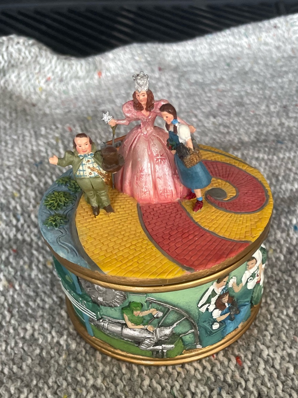 Ardleigh-Elliot “The Merry Old Land of Oz” music box